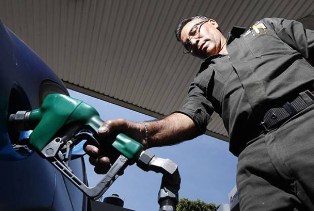 Gasolineros desmienten a Pemex: 50 estaciones cerradas por desabasto