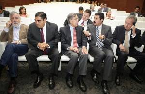 Seguir “la ruta del dinero” en caso Iguala, sugiere Cárdenas