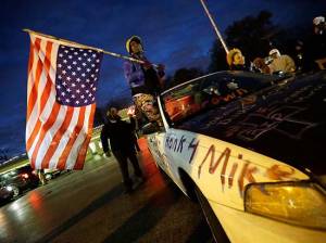 Policía que mató a afroamericano Michael Brown no enfrentará cargos criminales