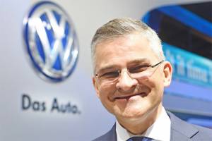 Presidente de VW en EU sabía de manipulación en pruebas de motores