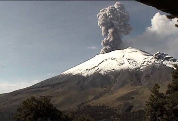 Volcán Popocatépetl retoma episodios de explosiones y tremor