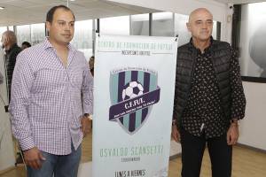 El Chelís abre escuela de futbol en Puebla