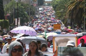 SEP suspende evalucación magisterial en Oaxaca y Michoacán