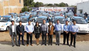 RMV entrega 150 autos para reemplazar mototaxis en Coronango