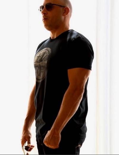 FOTOS: Vin Diesel presume abdomen atlético tras ser acusado de gordo