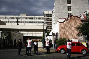 Evacuan IMSS San José por explosión de hidroneumático; no hay heridos