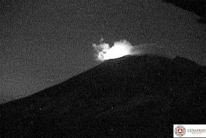 Popocatépetl registra dos explosiones durante la madrugada