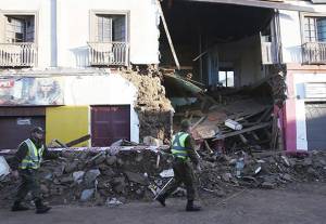 VIDEOS: Suman 10 muertos en Chile por sismo de 8.4 grados