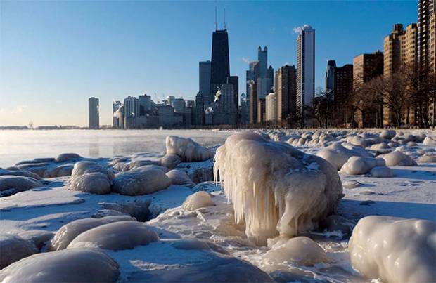 Frío ártico congela las ciudades de Chicago y Detroit en EU