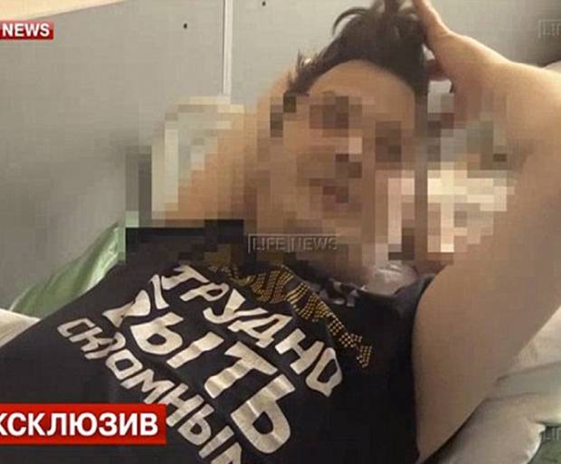 Bella mujer rubia sedujo a actor ruso para robarle los testículos
