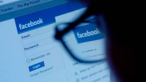 Facebook, la red social donde más noticias se leen y postean