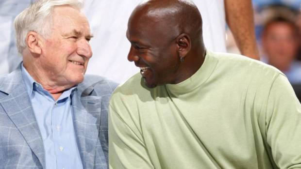 Murió primer coach de Michael Jordan, heredó 200 dólares a quienes fueron sus jugadores