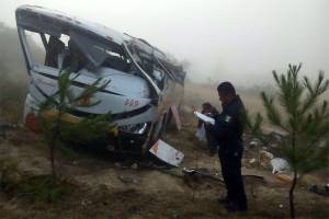 Ocho muertos por accidente de autobús en la autopista Oaxaca-Puebla