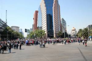 Maestros de la CNTE reanudan bloqueo en Reforma del DF