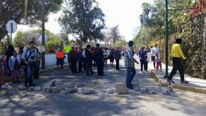 Con protesta impiden decomiso en zoológico de Tehuacán