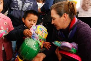 DIF entrega 71 mil juguetes por día de Reyes en Puebla