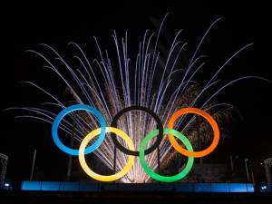 Aros Olímpicos ya engalanan paisaje de Río de Janeiro a 450 días de las Olimpiadas