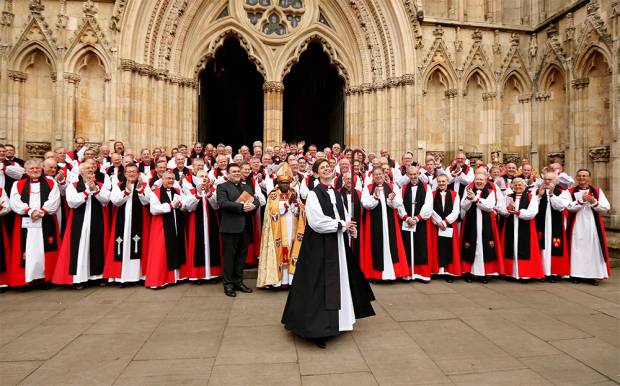 Iglesia anglicana de Inglaterra consagró a la primera obispa