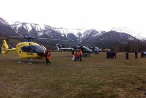 Avión se desintegra en los Alpes franceses con 150 pasajeros