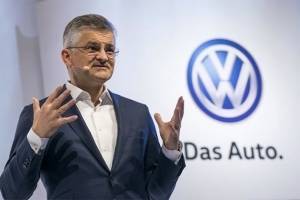 “La cagamos”, admite director de Volkswagen por fraude en 11 millones de autos