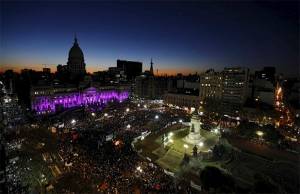 &quot;Ni una menos”, gritan en Argentina ante ola de feminicidios