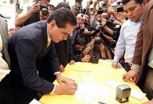 Silvano Aureoles, precandidato al gobierno de Michoacán