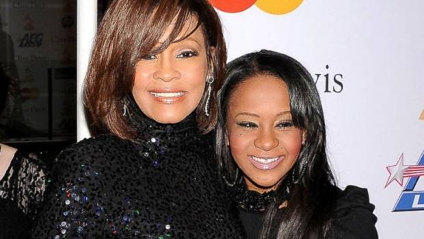 Bobbi Kristina será sepultada junto a su madre, Whitney Houston