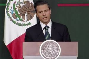 Peña Nieto propone disolver policías municipales y cabildos de mafiosos
