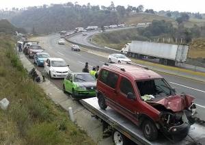 Reabren autopista Puebla-México tras 5 horas de cierre por accidente