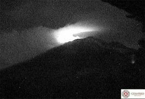 Volcán Popocátepetl lanza ceniza hacia Tlaxcala