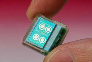 Un chip implantable para analizar tu sangre desde el smartphone