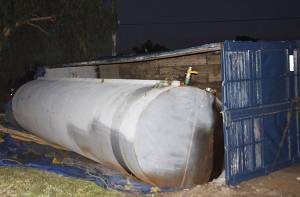 Vuelca pipa cargada con combustible robado en San Martín Texmelucan
