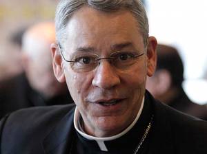El Papa acepta dimisión de obispo de EU que encubrió pederastia