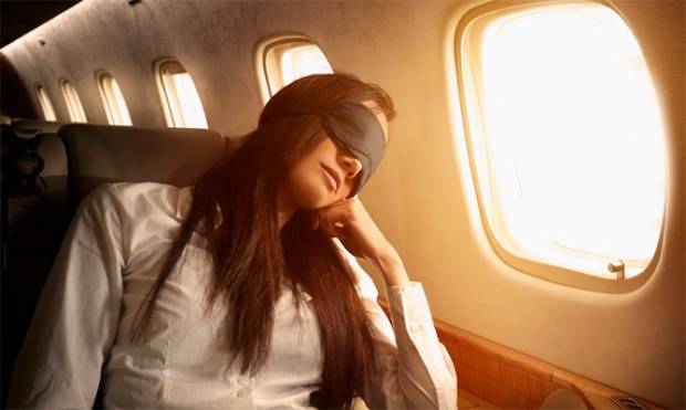 Tips para que concilies el sueño durante un viaje largo