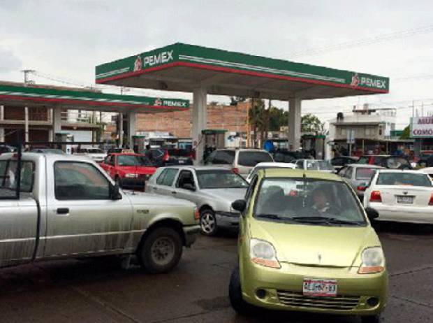En Aguascalientes, ante desabasto, venden gasolina en redes sociales