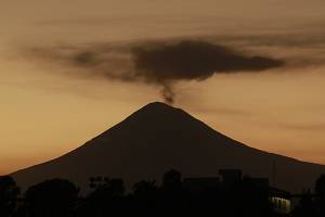 Popocatépetl registra 146 exhalaciones; cae ceniza en Edomex