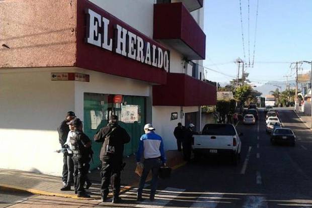Arrojan bombas molotov a El Heraldo de Córdoba