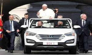 Hyundai Santa Fe es el nuevo Papamóvil