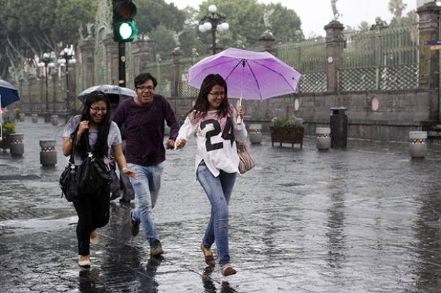 Lluvias fuertes con granizo se esperan en Puebla por baja presión
