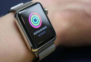 El nuevo Apple Watch podría tener cámara para video llamadas