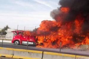FOTOS: Arde nodriza con vehículos de lujo en San Martín Texmelucan