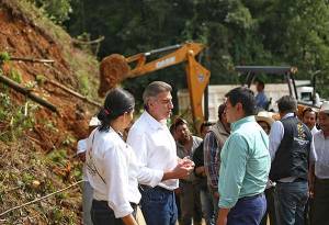 Tony Gali visita zona de desastre; castigará venta de lotes en áreas vulnerables