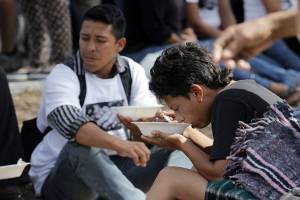 Rescatan a 22 centroamericanos en la carretera Puebla-Córdoba