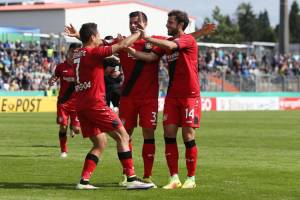VIDEO: Chicharito comandó al Leverkusen en victoria 2-1 ante SC Hauenstein
