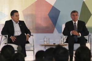 Tony Gali y alcalde de Medellín intercambian ideas en Smart City Expo Puebla