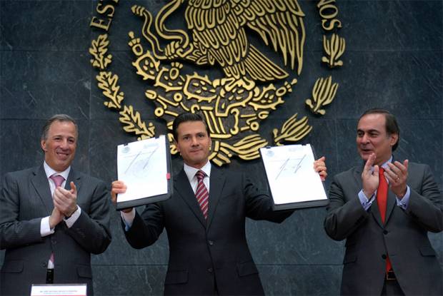 Peña Nieto anuncia estímulos fiscales para repatriar capitales