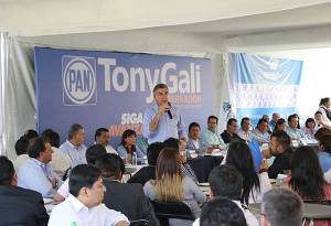 Tony Gali se compromete a alentar inversiones en las 7 regiones de Puebla