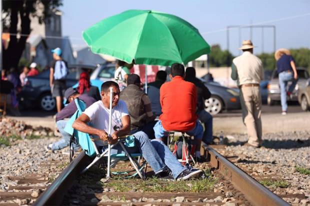 CNTE libera vías del tren en Michoacán tras 15 días de bloqueo