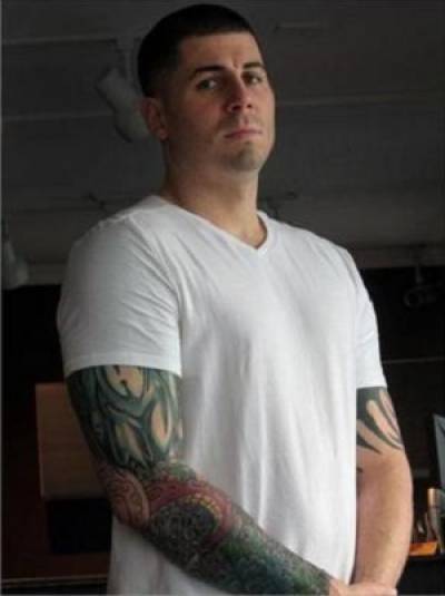 Aaron Hernández, ex jugador de Patriots, se suicidó en prisión
