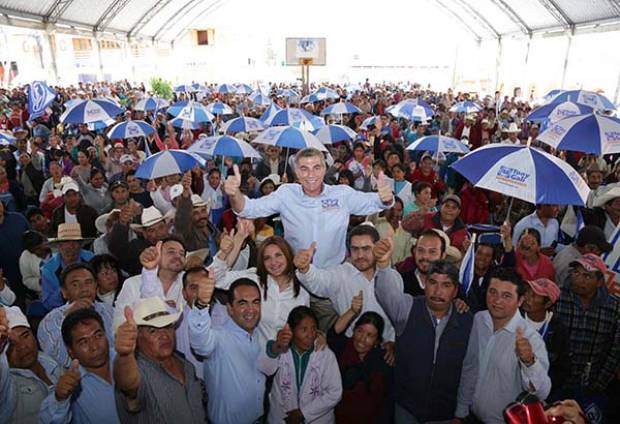 Tony Gali se compromete a dignificar la carretera Zautla-Ixtacamaxtitlán